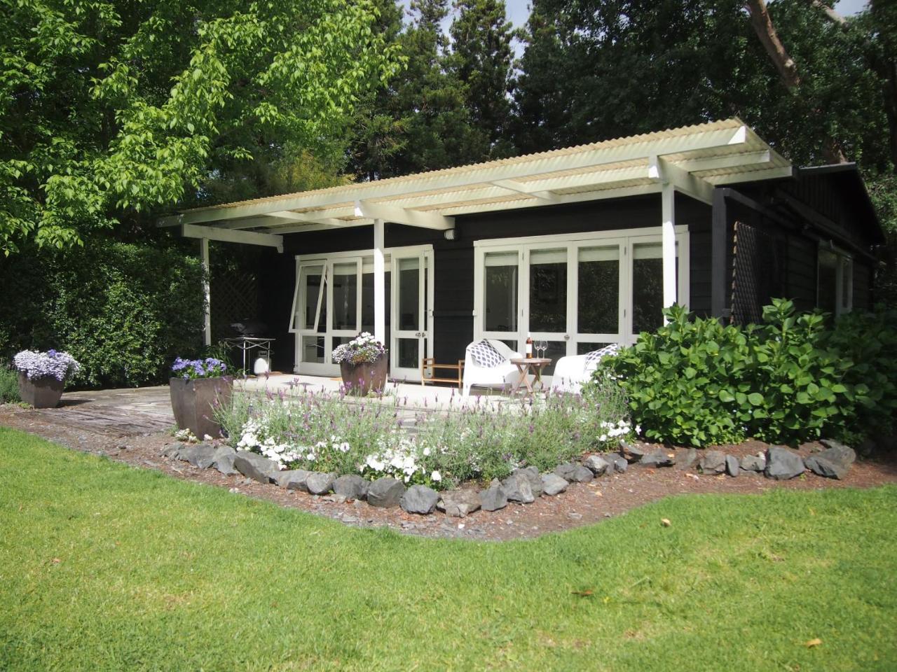 Columbus Cottage At 144 On Jones Omaha Exterior photo